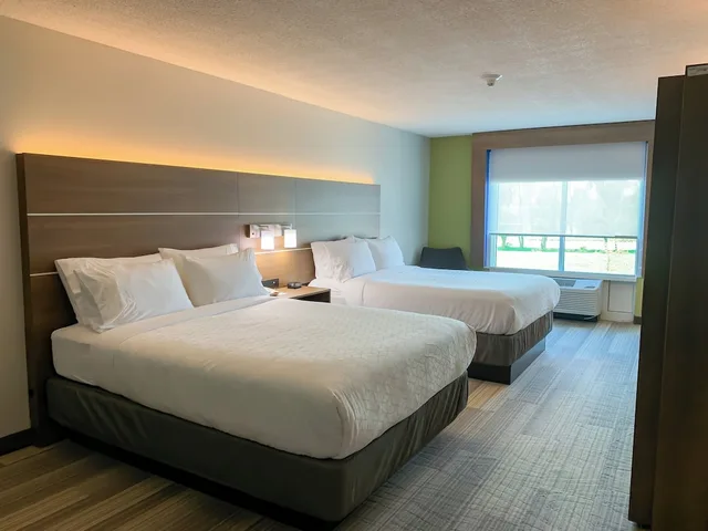 غرفة قياسية بسريرين كوين، Holiday Inn Express & Suites Lexington Dtwn Area-Keenland 2/6