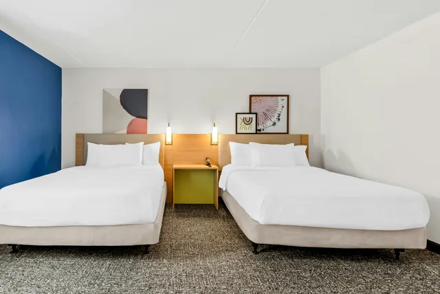 غرفة بسريرين كوين لذوي الإعاقة، Spark by Hilton Lexington 1/5