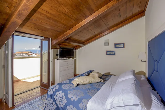 لوفت بسريرين منفصلين بشرفة، Maison Tofani 2/4