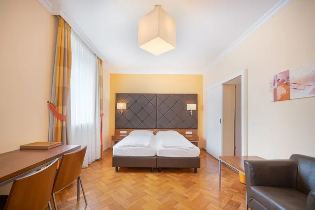 جناح بسرير مزدوج بغرفتي نوم مع أريكة، Villa Ceconi By Das Grune Hotel Zur Post - 100 Bio 4/10