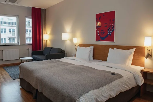 غرفة قياسية بسريرين منفصلين مع أريكة، Home Hotel Mektagonen 6/10