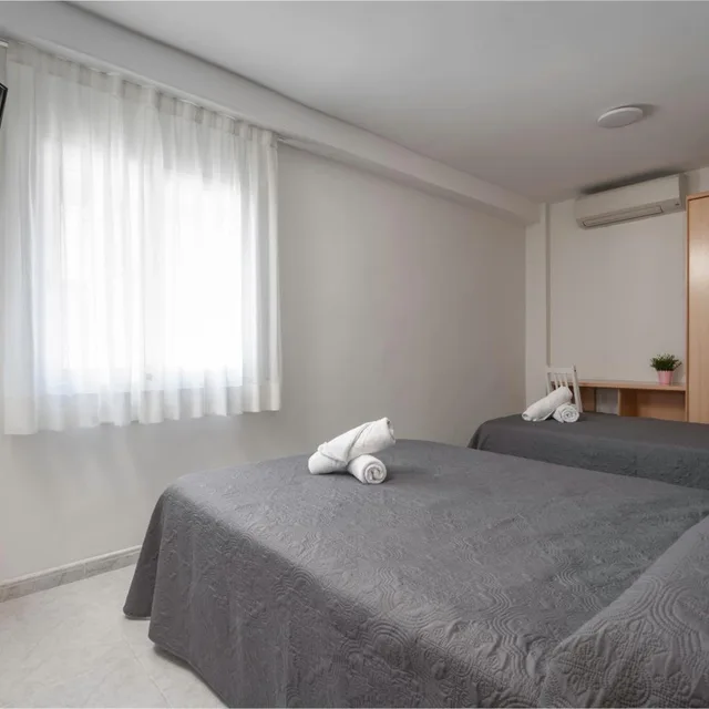 غرفة عائلية بسرير فردي، Hotel Tolosa 7/9