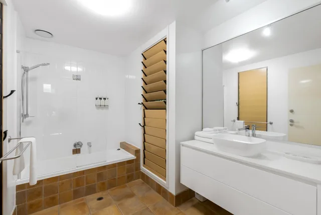 2 Bedrooms, Apartment, King and Twin Beds, SANCTUARY PALM COVE 4/15