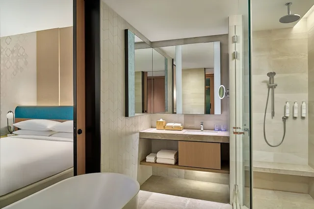 غرفة كلوب بسرير كينج بإطلالة على المدينة، Penang Marriott Hotel 4/4