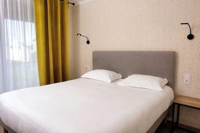 غرفة سوبيريور بسرير كوين، Hotel the Originals Roscoff Armen Le Triton 3/10