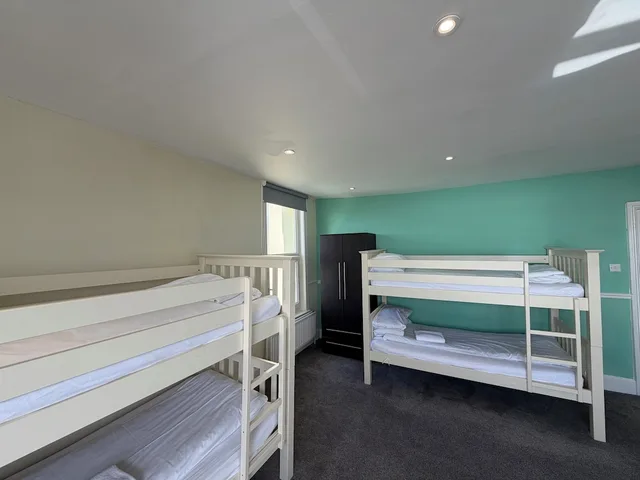 غرفة قياسية رباعية بأسرّة بطابقين، BRIGHTON HOTEL(FORMERLY BEST WESTERN BRIGHTON) 5/8