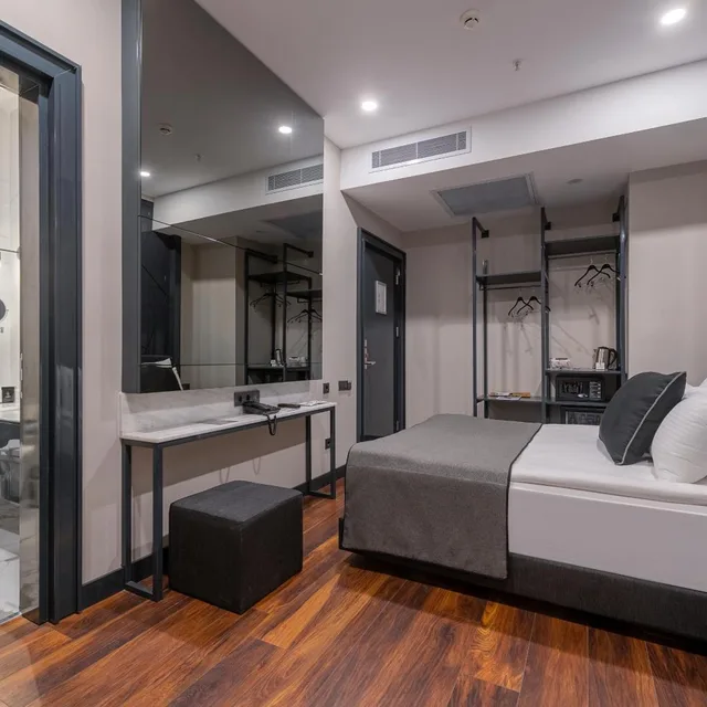 Deluxe, Double Bed, Side Sea View، Lucky Monkey Hotel 4/5