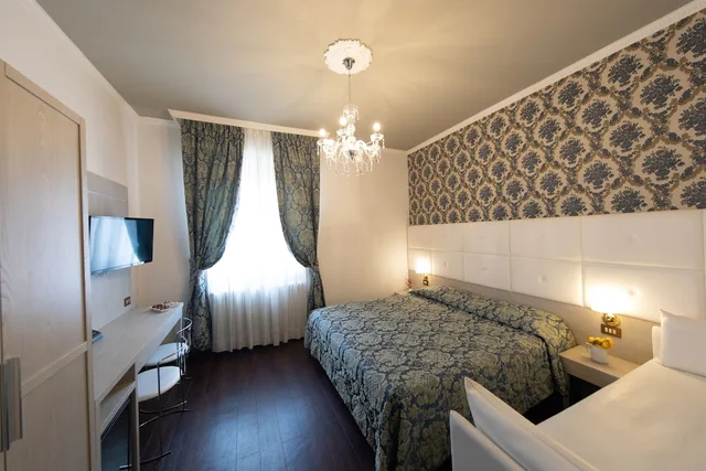 Double Deluxe, Hotel Re Enzo 9/10