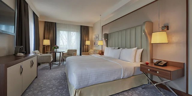 جناح، Dorint Hotel Bonn 5/8