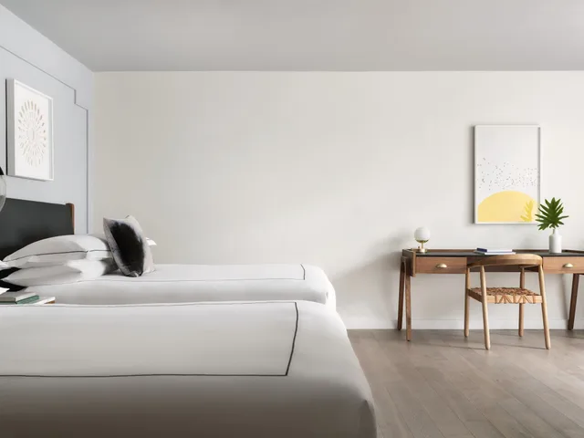 Premium, 2 Queen Beds, Atrium View, Terrace، Kimpton Virgilio 4/5