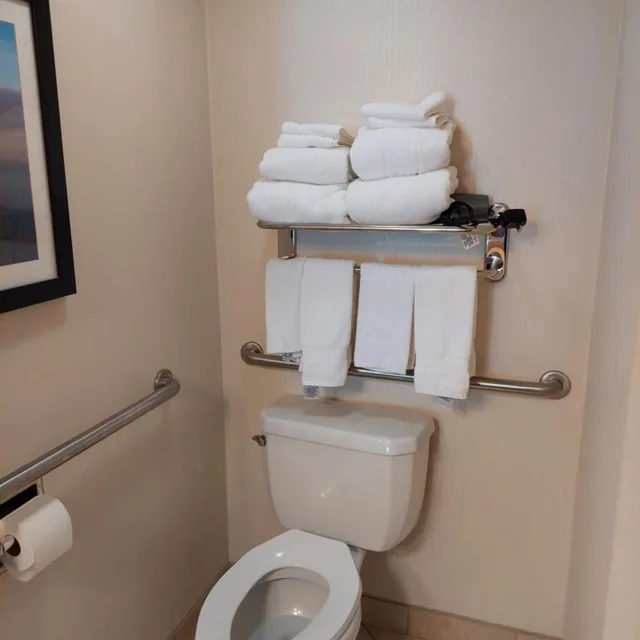 Suite, Double Bed, Ocean Front, Accessible، Comfort Suites Beachfront 3/3