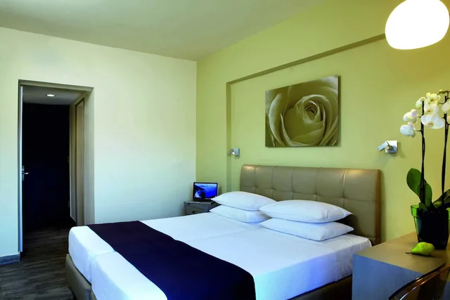 Compact، Mouikis Hotel Kefalonia 2/3