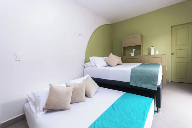 غرفة كومفورت بسرير مزدوج وسرير فردي، Hotel Chromatic 1/5