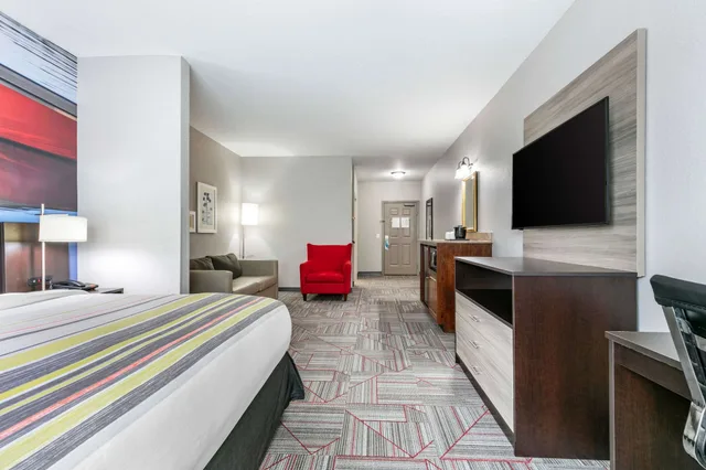 غرفة بسرير كينج لذوي الإعاقة، Clarion Pointe Columbus-Bradley Park 2/4