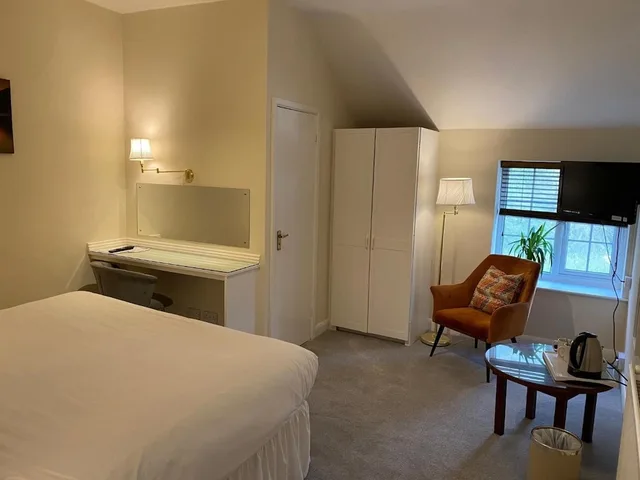 غرفة قياسية بسرير مزدوج، Manor Court Hotel 2/3
