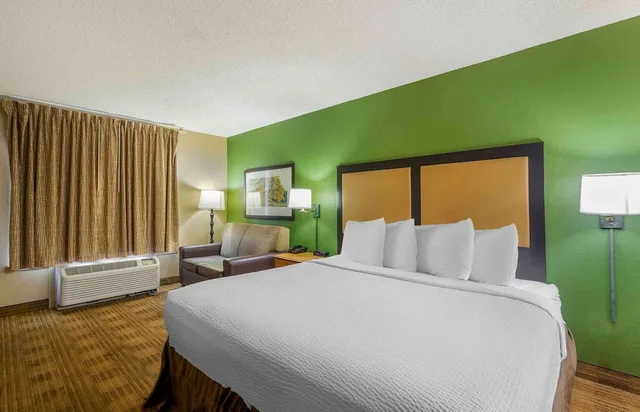 استوديو ديلوكس بسرير كينج مع أريكة، Extended Stay America - Tampa - Brandon 3/5