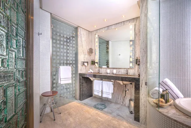 Presidential, the Level, Suite, King Bed، Melia Valencia Palacio de Congresos Formely Hilton Valencia 3/5