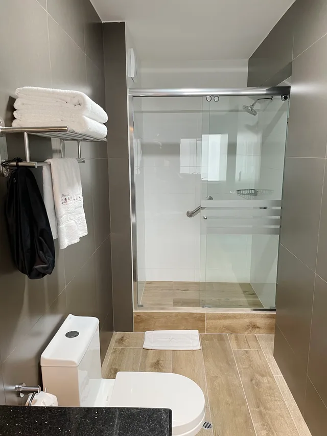 غرفة قياسية بسرير مزدوج، Habitat Hotel 3/3