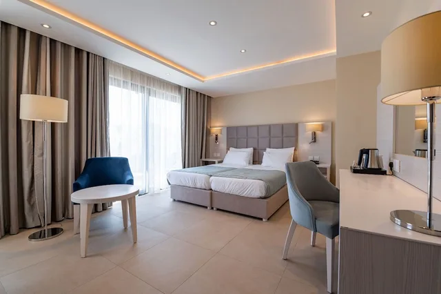 Deluxe, Double Bed, Hot Tub, Maritim Antonine Hotel and Spa Malta 9/10