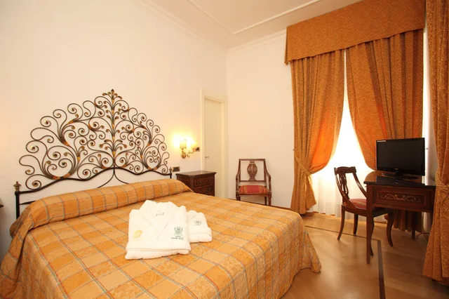 غرفة ثلاثية بسرير كوين، Grand Hotel Villa Balbi 2/6
