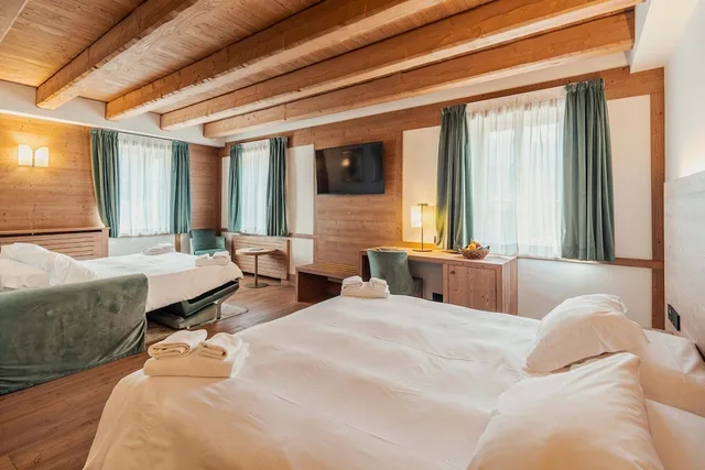 جناح ملكي بإطلالة على المدينة بغرفة نوم واحدة بحوض استحمام، Royal Hotel Cortina 1/4