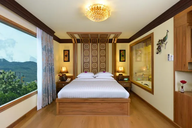 Grand, Deluxe, Peak Nimman Prestige Hotel 1/10