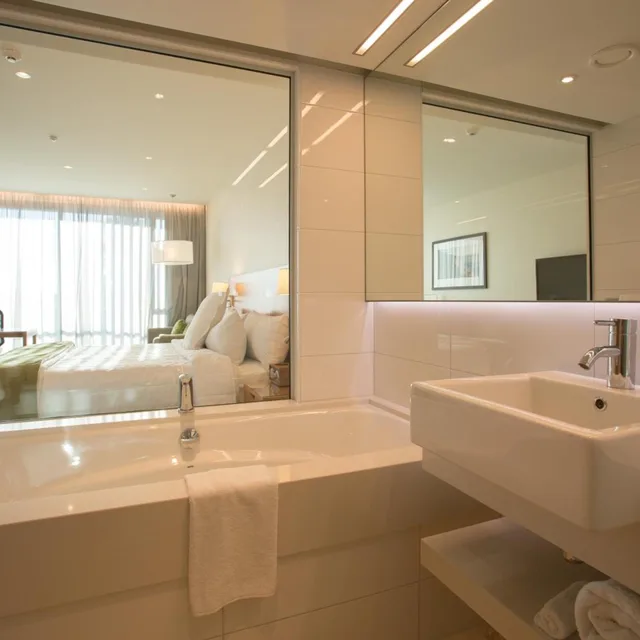 Room, King Bed, Business Level، Commodore Airport Hotel 10/10