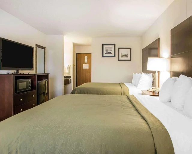 غرفة رباعية بسريرين كوين، Quality Inn St. Mary's, OH 1/4