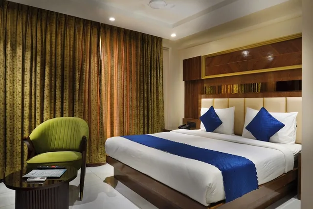 غرفة ديلوكس بسرير كينج، HOTEL GRAND PLAZA. 3/8