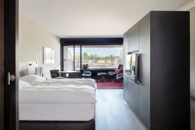 جناح بشرفة، Eurostars Pamplona 1/2