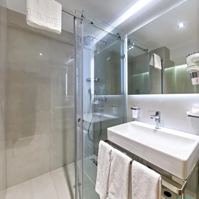 غرفة قياسية بسرير كينج، Lady Diana Hotel Istanbul 9/10