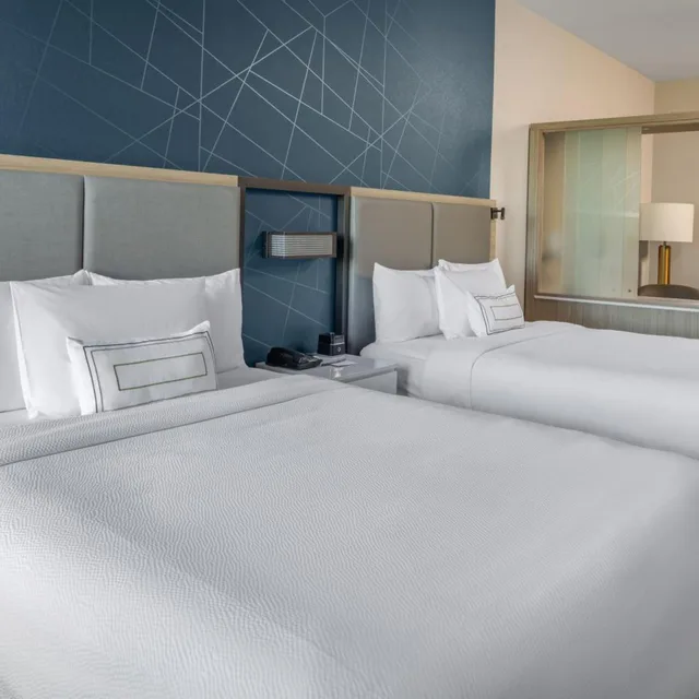 جناح بسريرين كوين مع سرير سحّاب إضافي مع أريكة لذوي الإعاقة، SpringHill Suites by Marriott West Sacramento 2/10