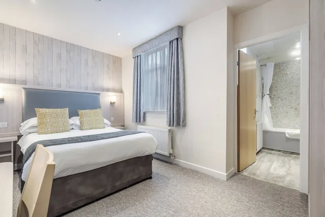 غرفة عائلية رباعية بسرير مزدوج وسريرين منفصلين في الملحق، St. Ives Hotel 1/1