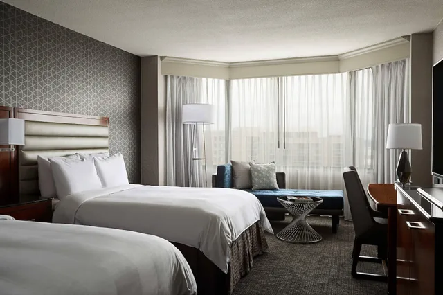 جناح جونيور بسريرين مزدوجين بغرفة نوم واحدة، Crystal Gateway Marriott 1/7