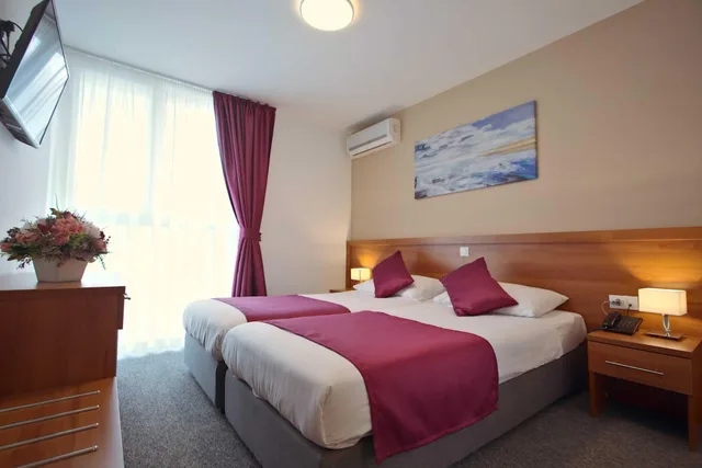 Room, Annex, Hotel Komodor 1/1
