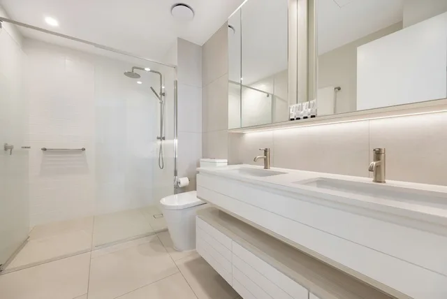 2 Bedrooms, King and Twin Beds, ULTIQA Signature at Broadbeach 5/5