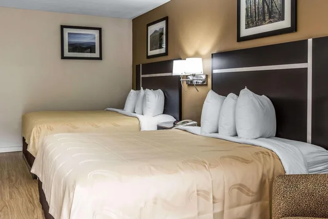 غرفة قياسية بسريرين كوين بشرفة، Quality Inn & Suites Gatlinburg North 10/10