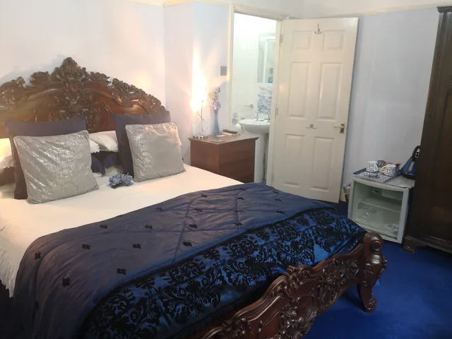 Blue, Double Bed, Arches B&amp;B 2/8