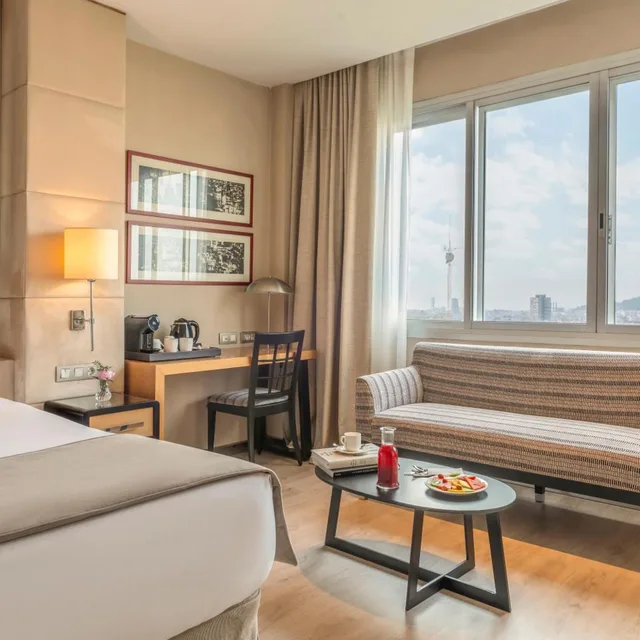 Superior, King Bed, with View, Hotel Hesperia Barcelona Presidente 2/3