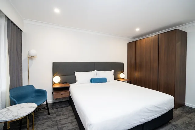 غرفة قياسية بسرير كينج لذوي الإعاقة، Littomore Hotels and Suites 1/5