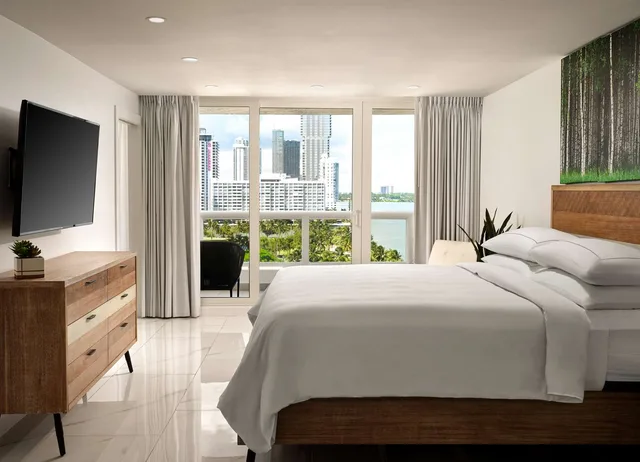 شقة بـ3 غرف نوم بمطبخ، Doubletree By Hilton Grand Hotel Biscayne Bay 1/2
