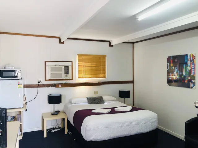 غرفة قياسية بسرير كوين بغرفة نوم واحدة، Horsham Motel 2/4