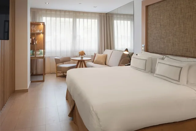 The Level, Junior Suite, King Bed، Melia Madrid Princesa Hotel 1/10