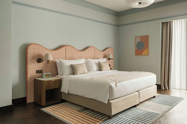 Suite, King Bed, Courtyard View, Stradom House, Autograph Collection 3/10