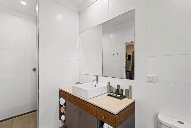 Pearl, Guest Room, King Bed، The Pearle of Cable Beach Broome 5/7