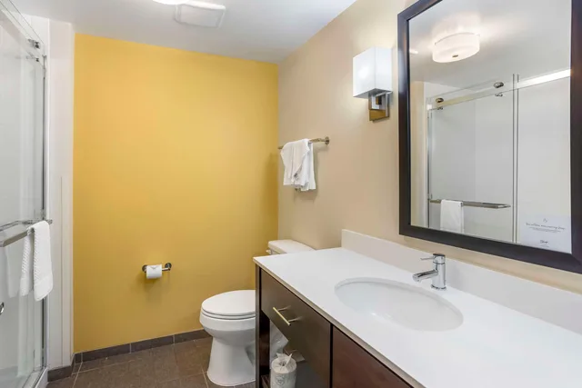 غرفة بسرير كينج، Sleep Inn North - Central York 2/2