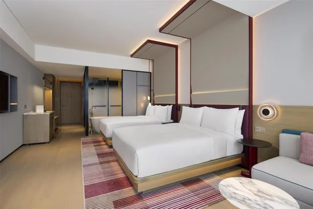 Room, 2 Queen Beds, Theme Park View، Canopy by Hilton Shanghai Belfry Plaza 2/8