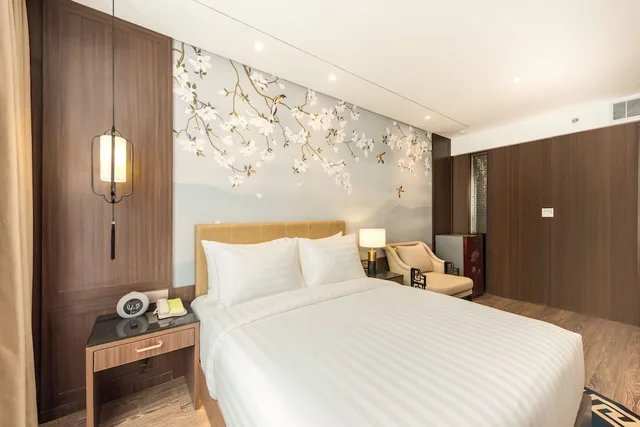 Executive, Queen Bed, Ashley Tang Menteng Jakarta 1/5