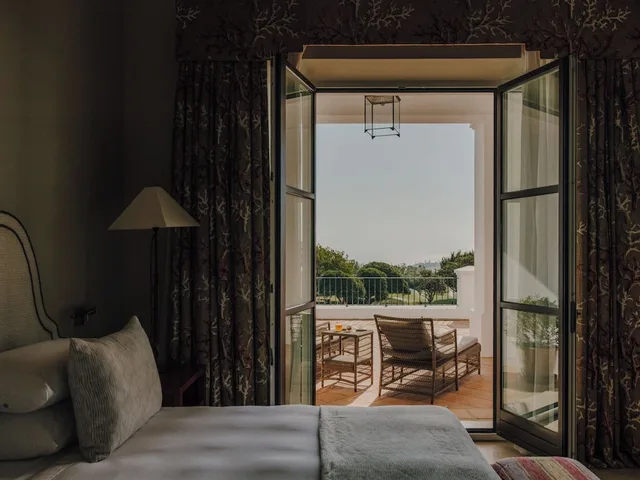 جناح تنفيذي بسرير كينج بإطلالة على البحر، Finca Cortesin Golf And Spa 3/7