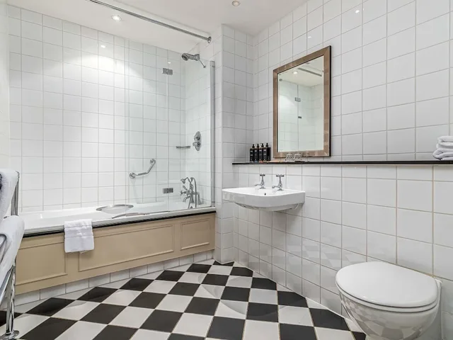 غرفة بريفيليج بسرير كينج، Mercure Salisbury White Hart Hotel 10/10